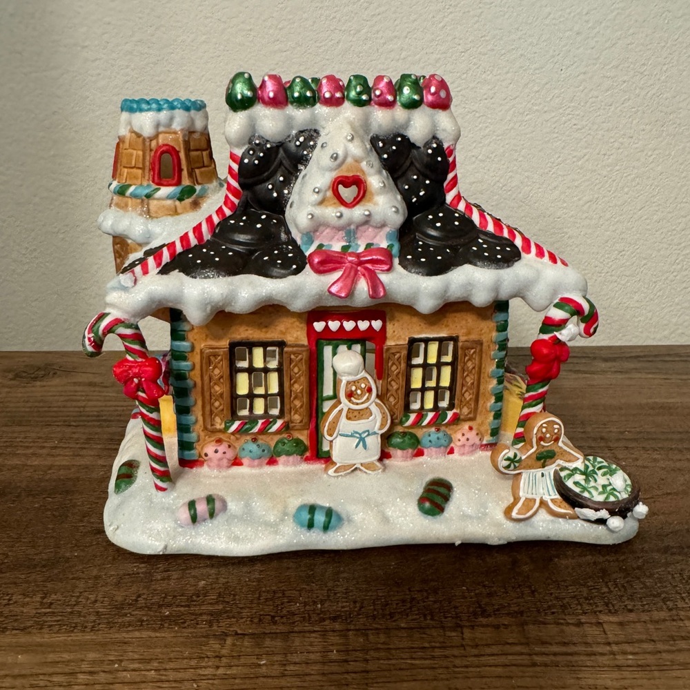 Partylite candy depot gingerbread house in box